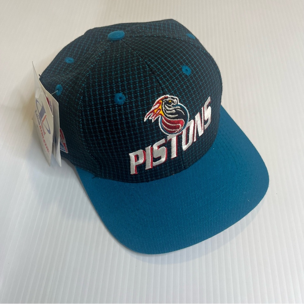 NBA Detroit Pistons Vintage SnapBack Logo Athletic Hat NWT